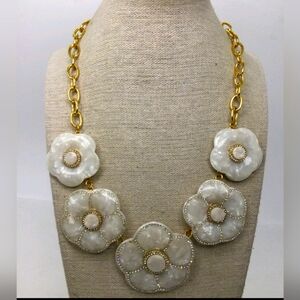 Bauble Bar Goldtone White Acrylic Flower Statement Necklace 18" NWOT